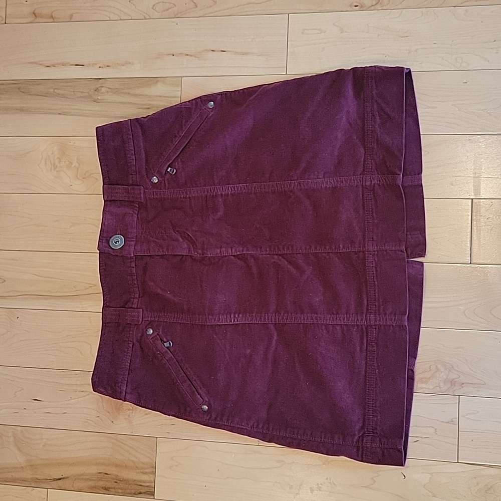 Athleta burgundy corderoy skirt, size a2